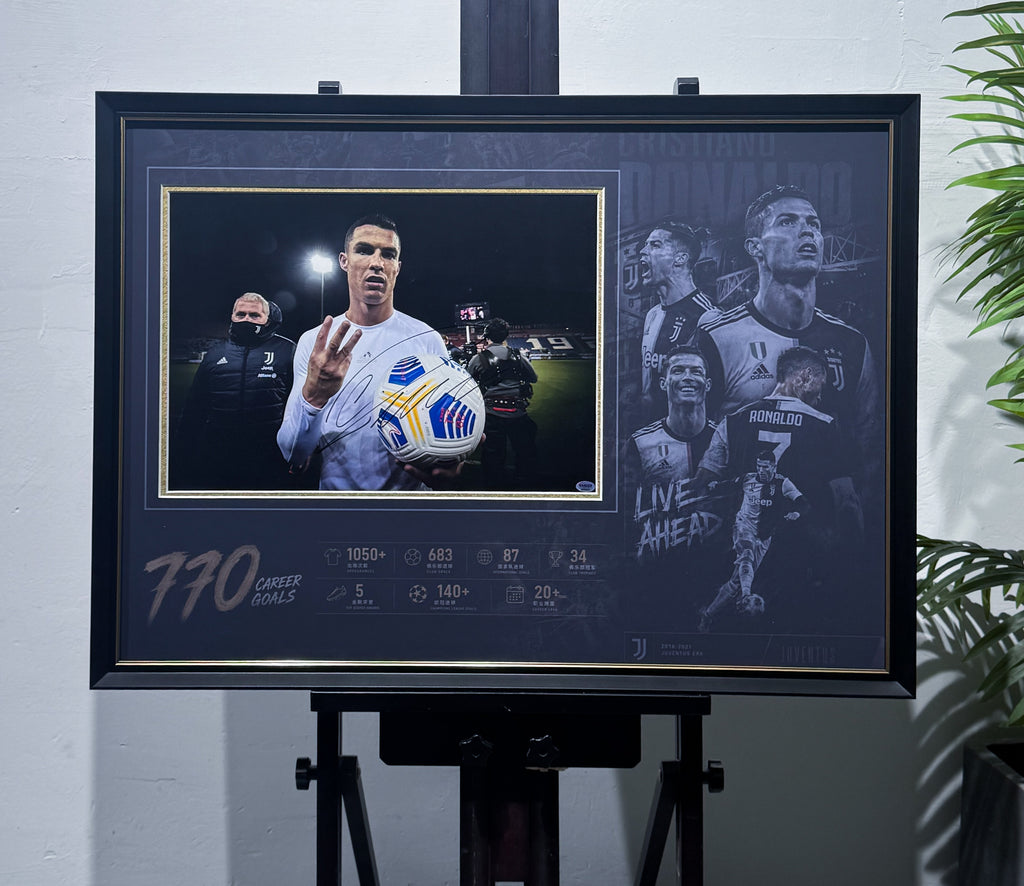 Cristiano Ronaldo Juventus Autographed Photo Framing Sentimental Item