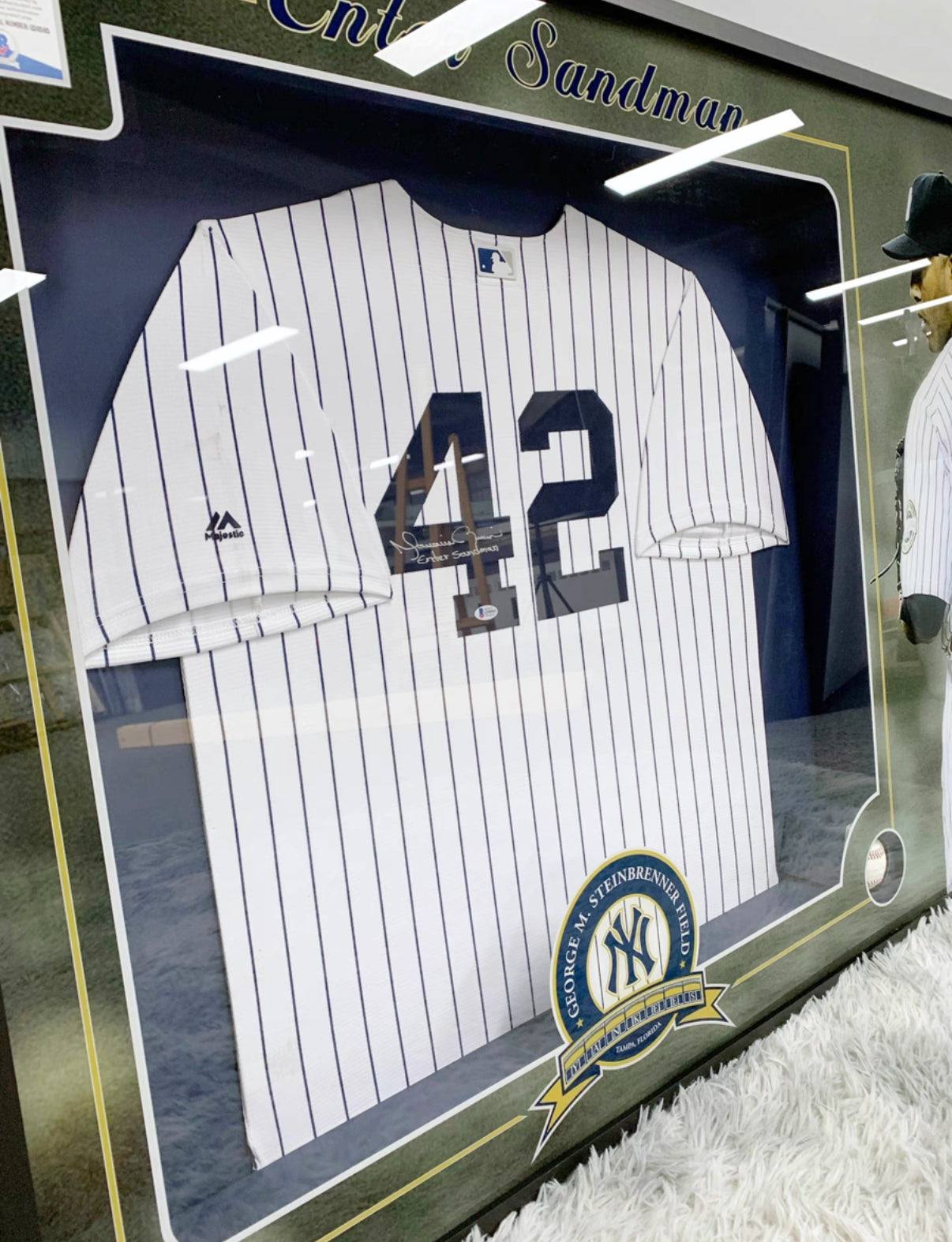 Mariano Rivera New York Yankees Jersey – Autographed Custom Framing