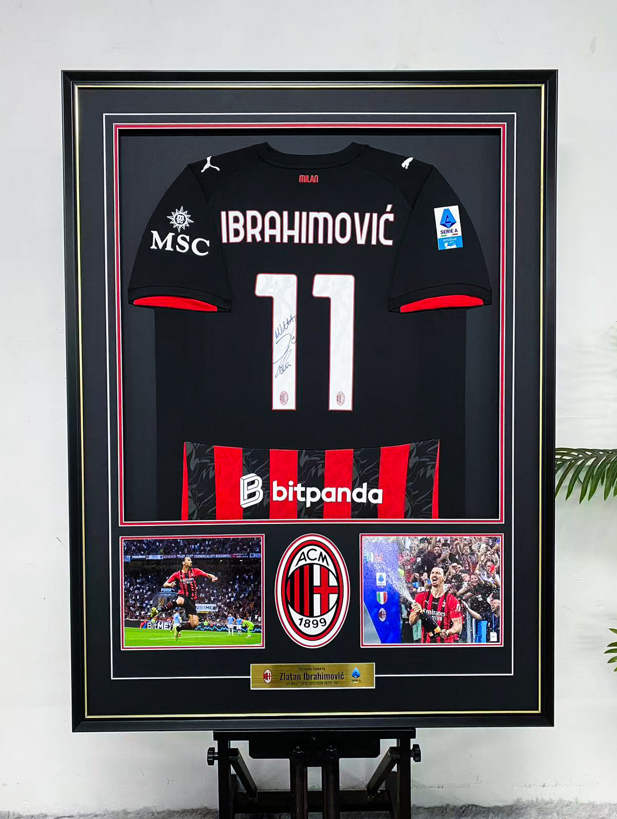 Zlatan Ibrahimović AC Milan Signed Jersey Framed