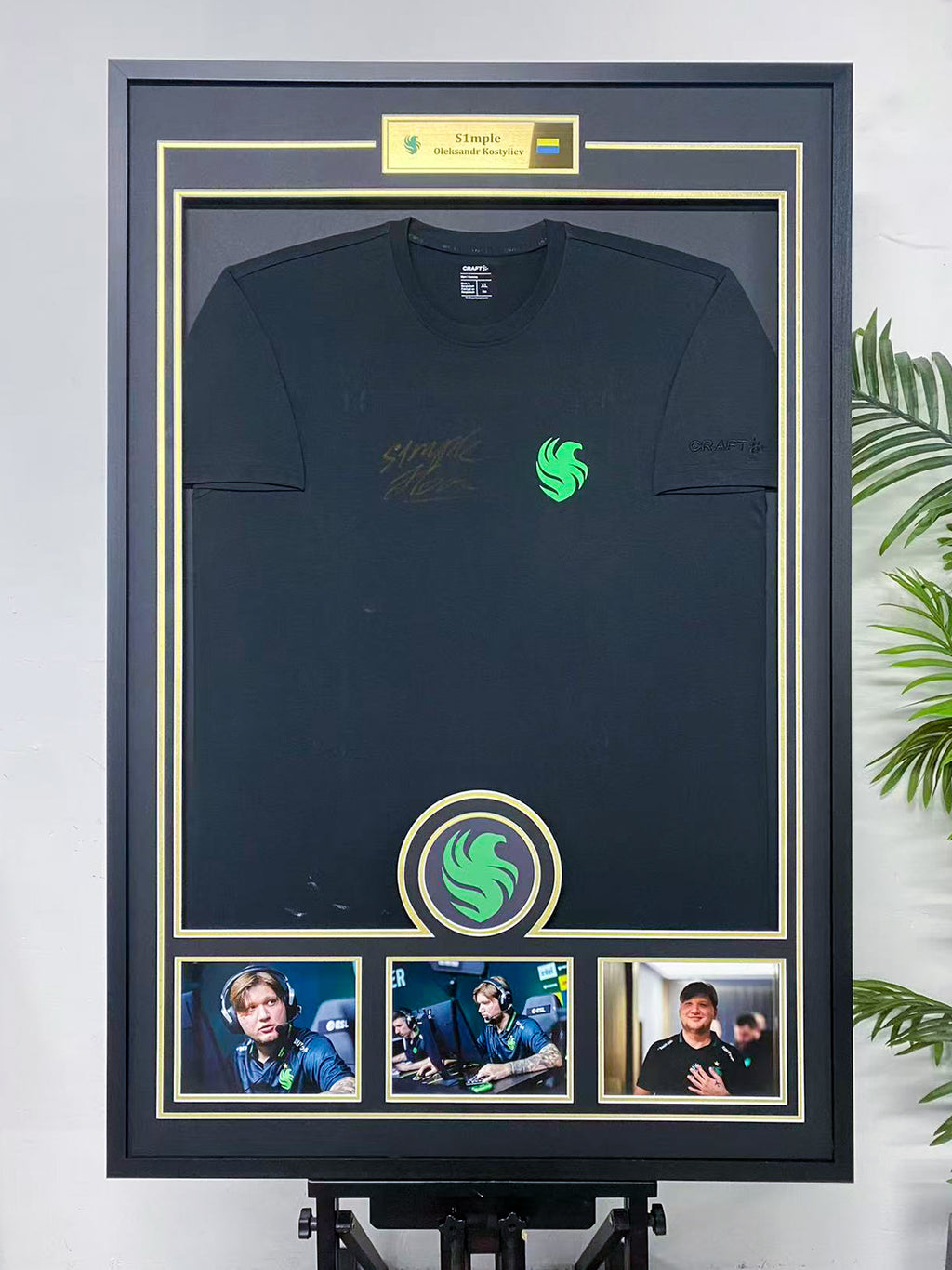 S1mple Team Falcons Signed T‑Shirt Framing