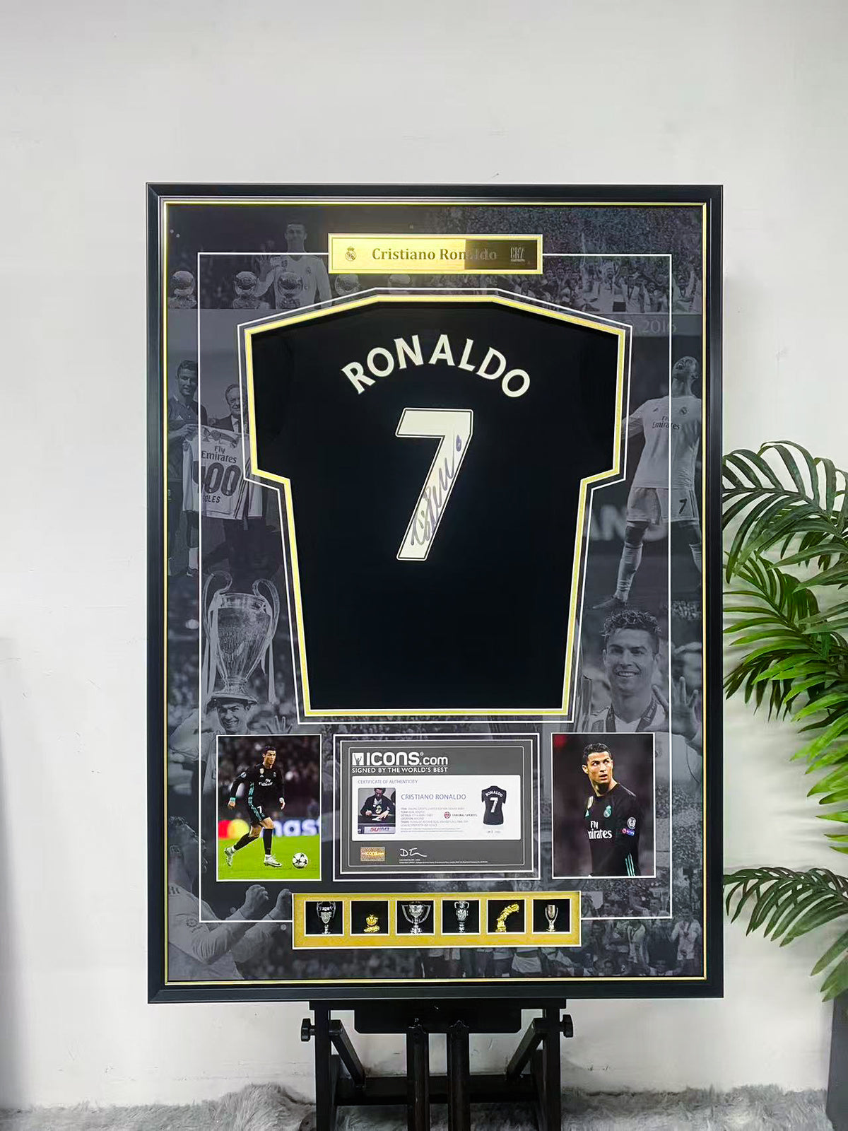 Cristiano Ronaldo Real Madrid 7 Signed Away Jersey Display Frame