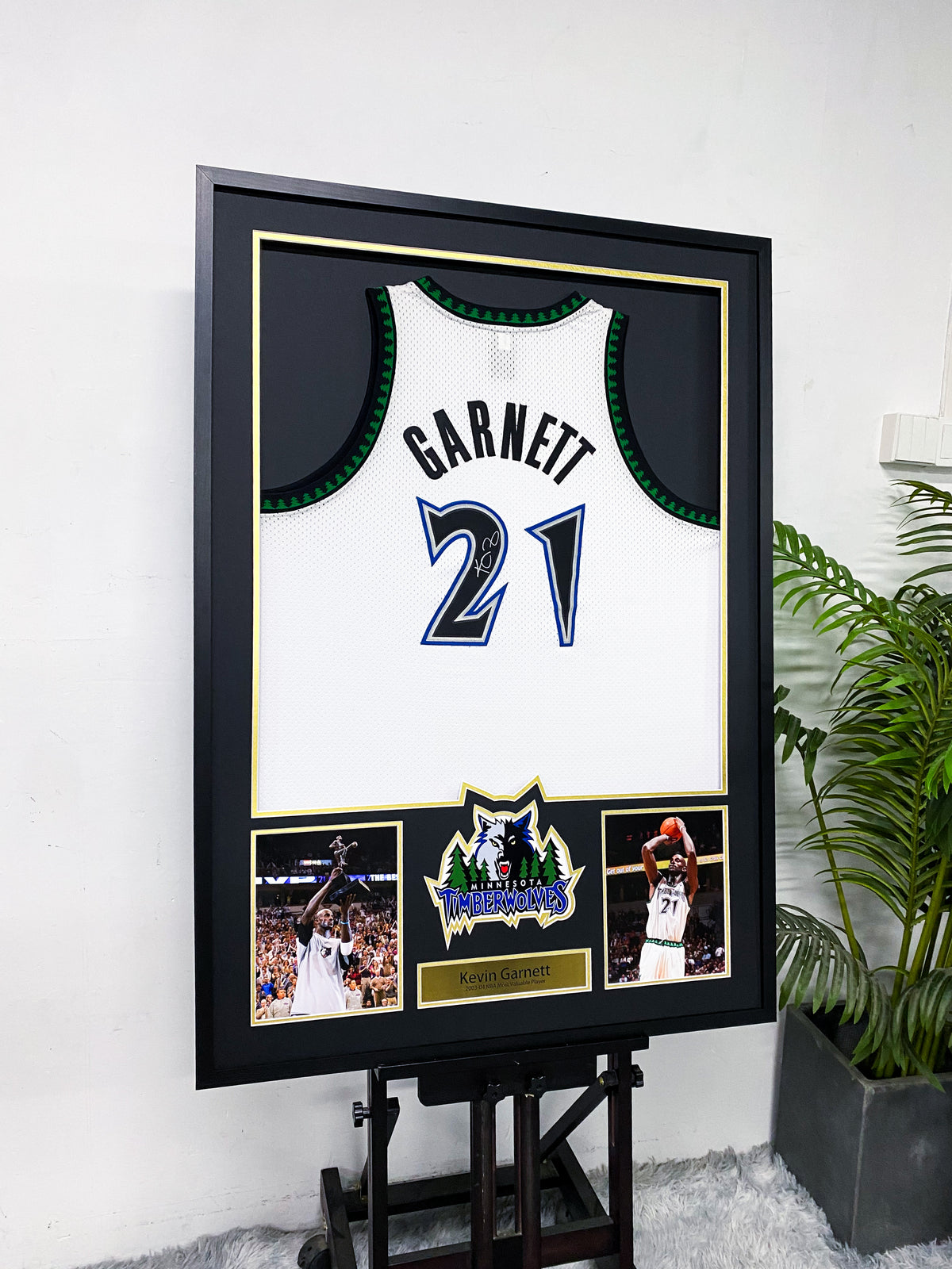 Kevin Garnett Minnesota Timberwolves Signed Jersey Framed