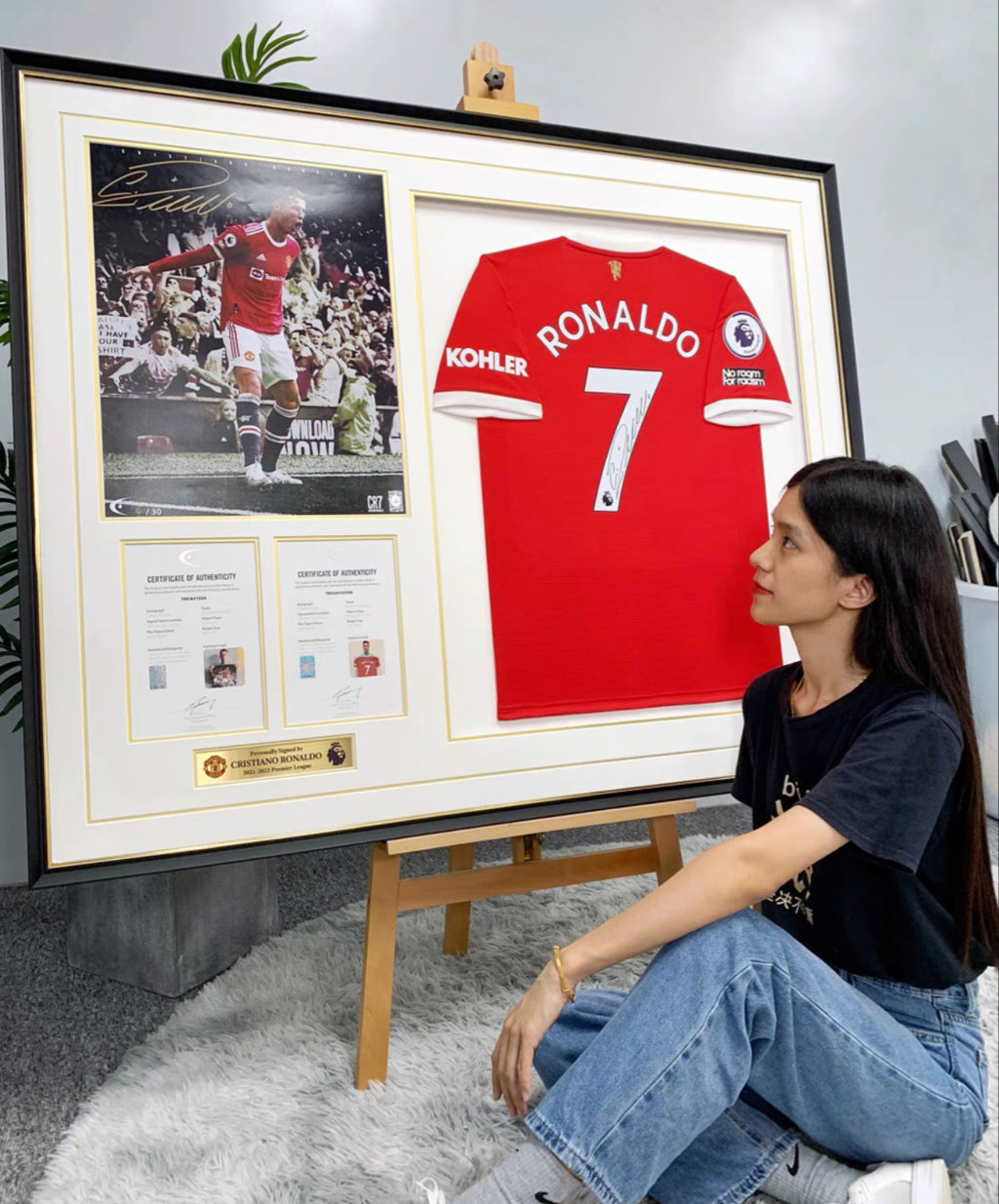 Manchester United Cristiano Ronaldo Autographed Jersey with Personalized Custom Design Framed 00002