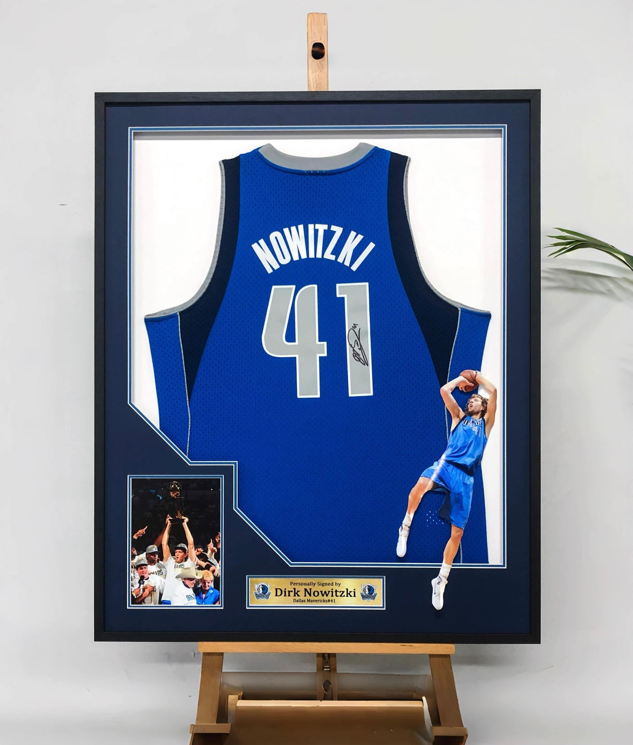Dirk Nowitzki Dallas Mavericks Autographed Standard Framed Jersey