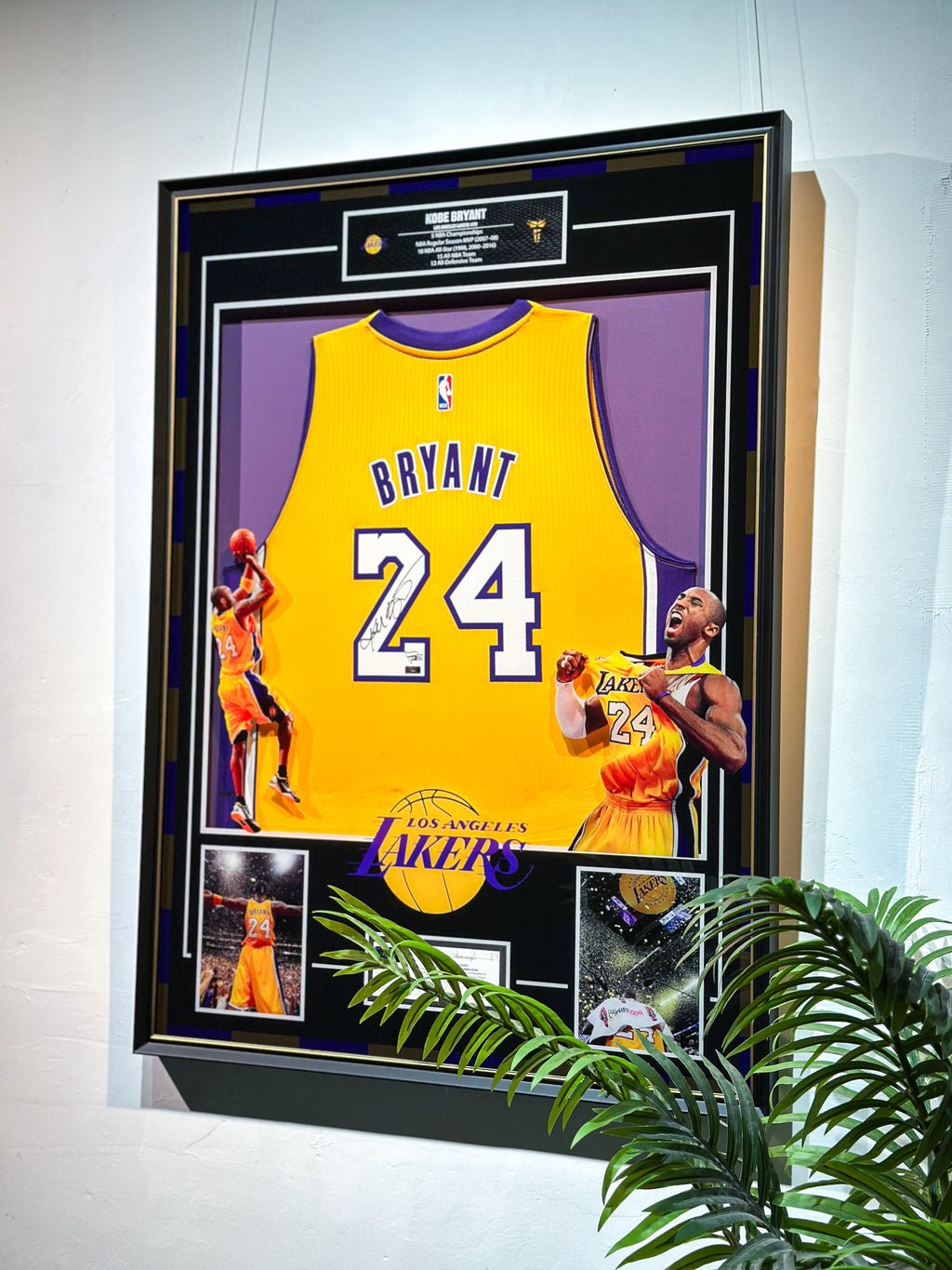Kobe Bryant Los Angeles Lakers Autographed Jersey