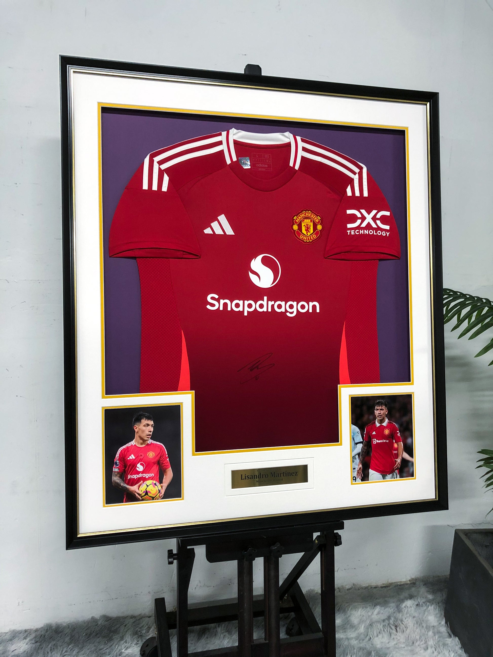 Lisandro Martínez Manchester United Jersey Custom Framing