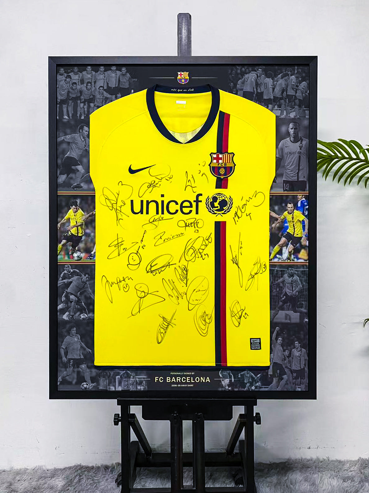FC Barcelona 2008-09 Team Signed Framed Jersey