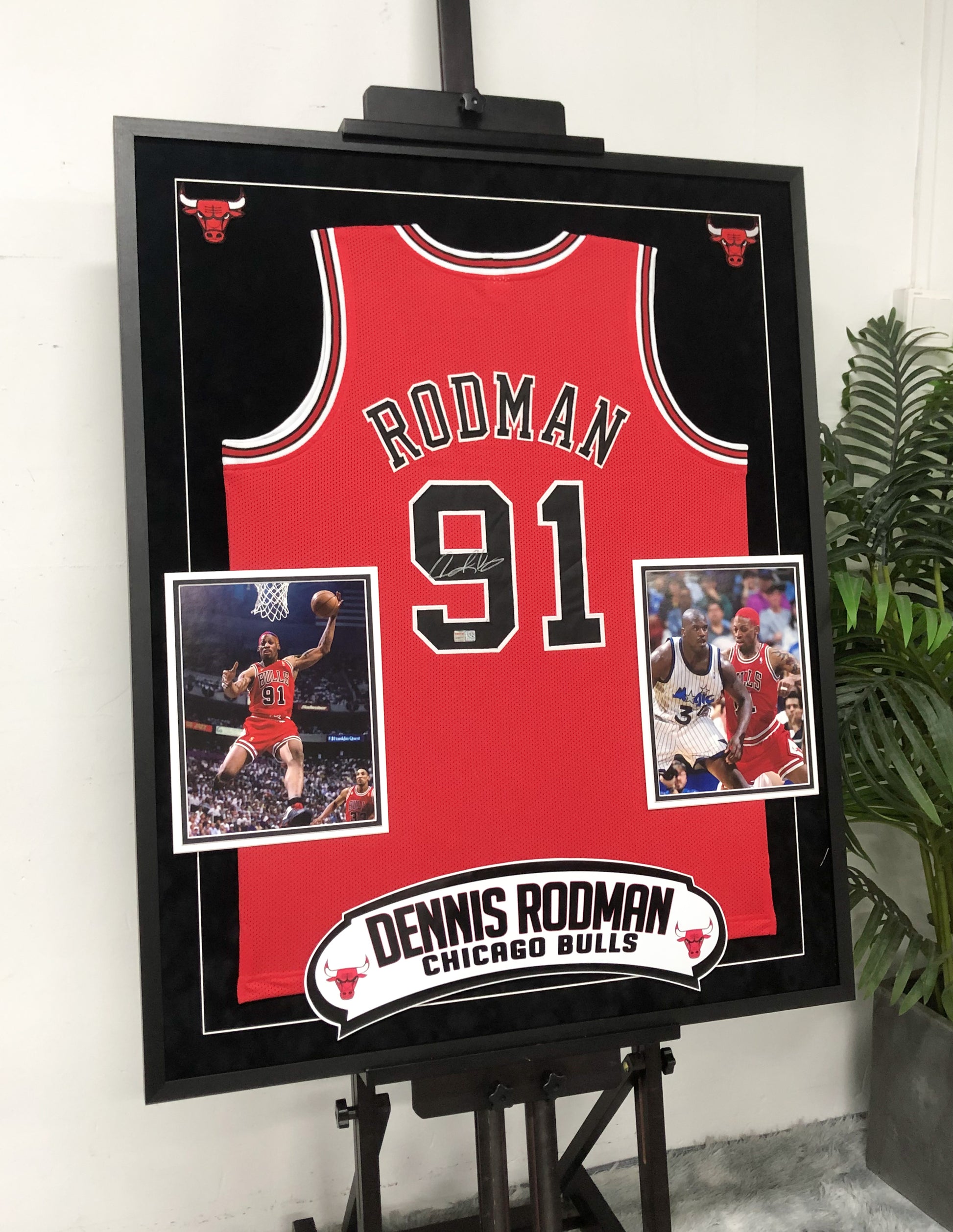 Dennis Rodman Chicago Bulls Autographed Jersey Framed