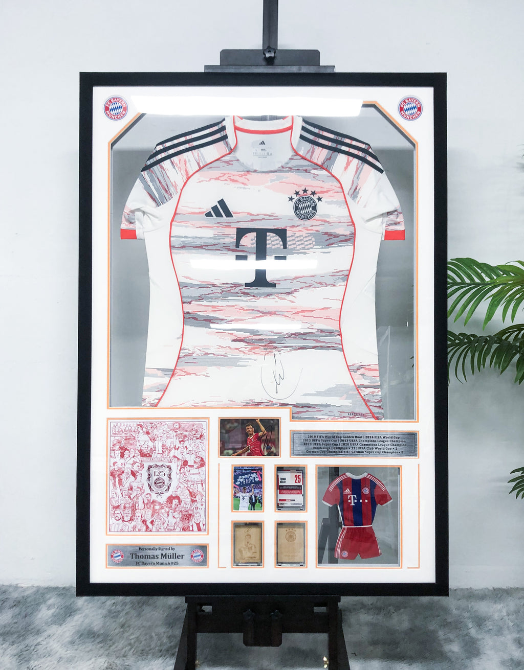 Thomas Müller FC Bayern Munich Jersey – Autographed Custom Framing