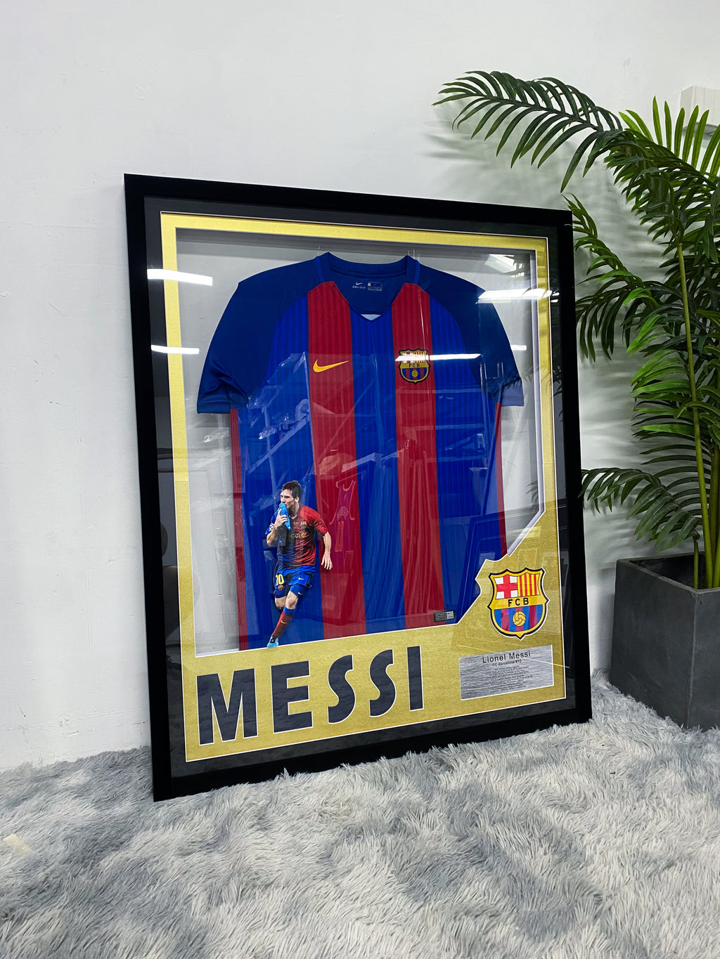 Lionel Messi Barcelona #10 Framed Jersey