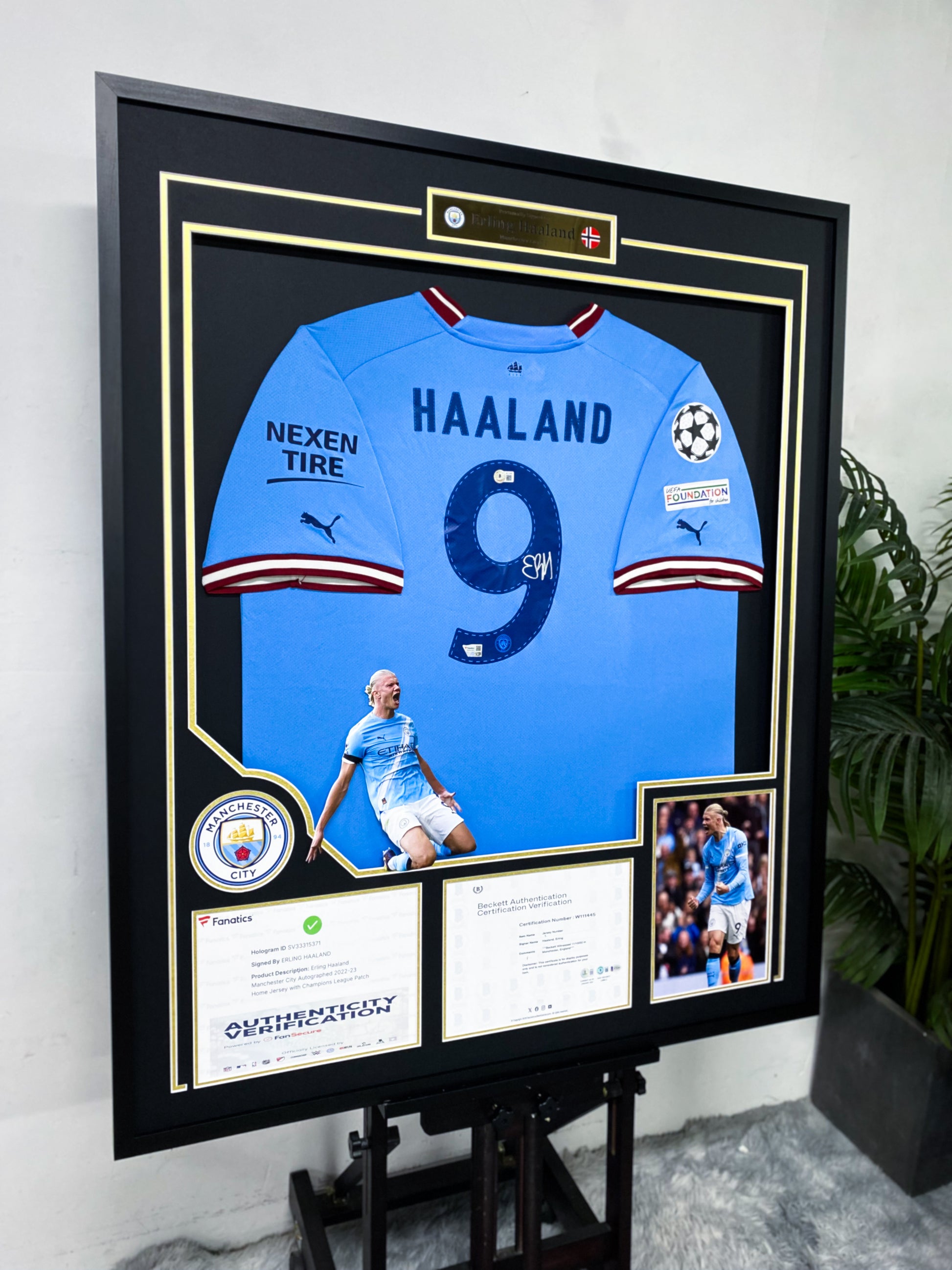 Erling Haaland Manchester City No.9 Jersey Collectible Display