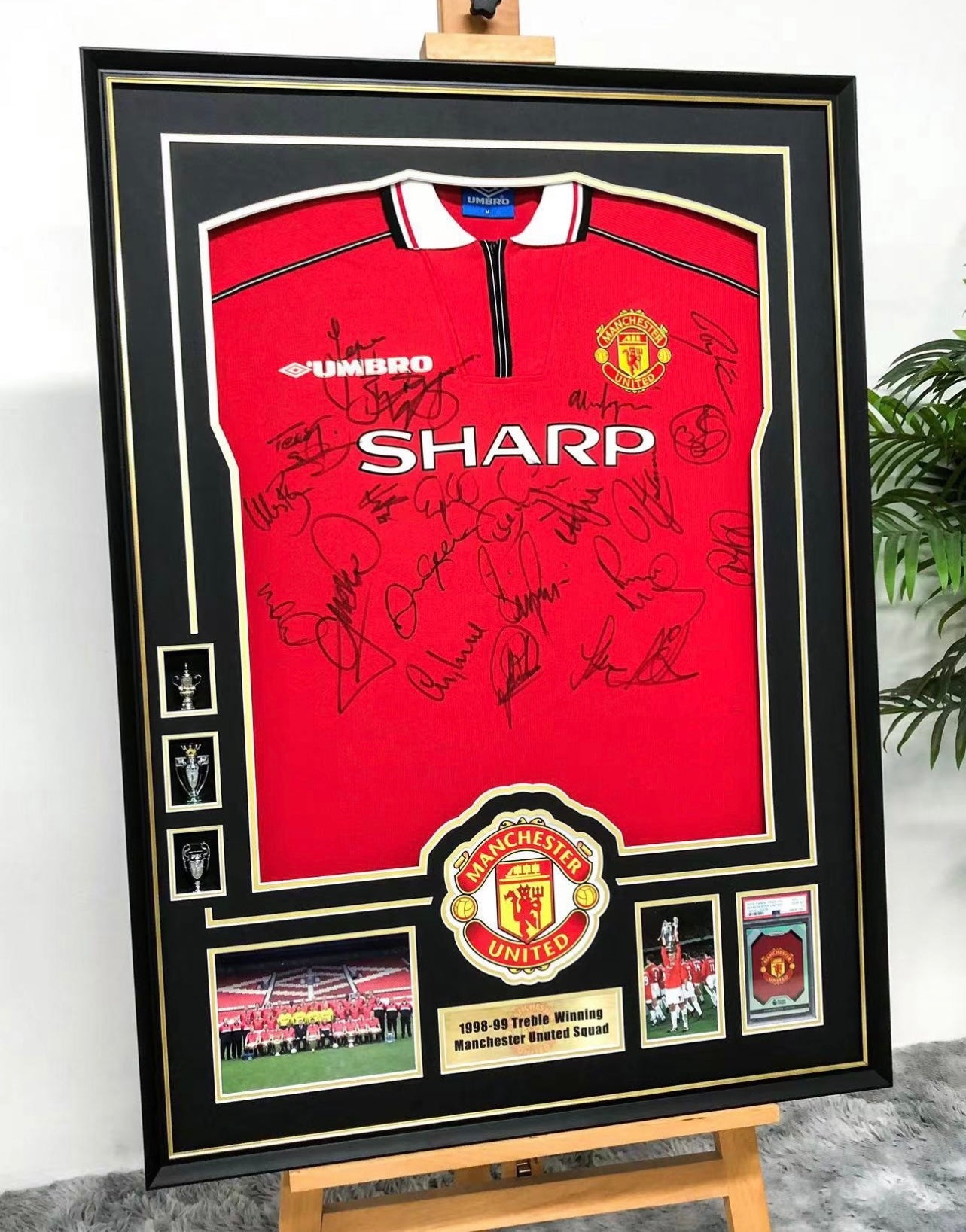 Manchester United Autographed Custom Framed Jersey